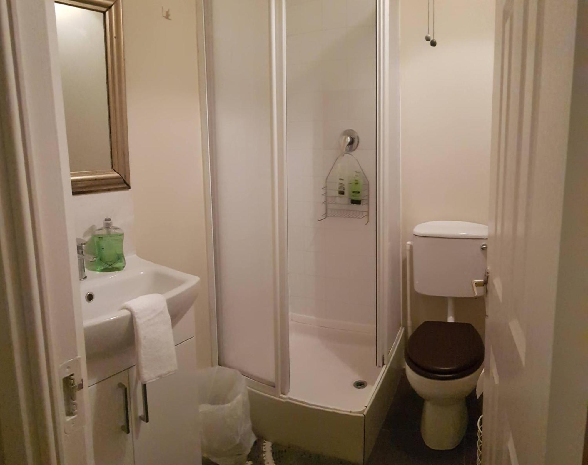 3 Bedroom 3 Bathroom House, Dublin Lucan Eksteriør billede