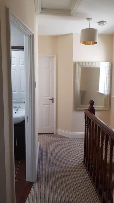 3 Bedroom 3 Bathroom House, Dublin Lucan Eksteriør billede